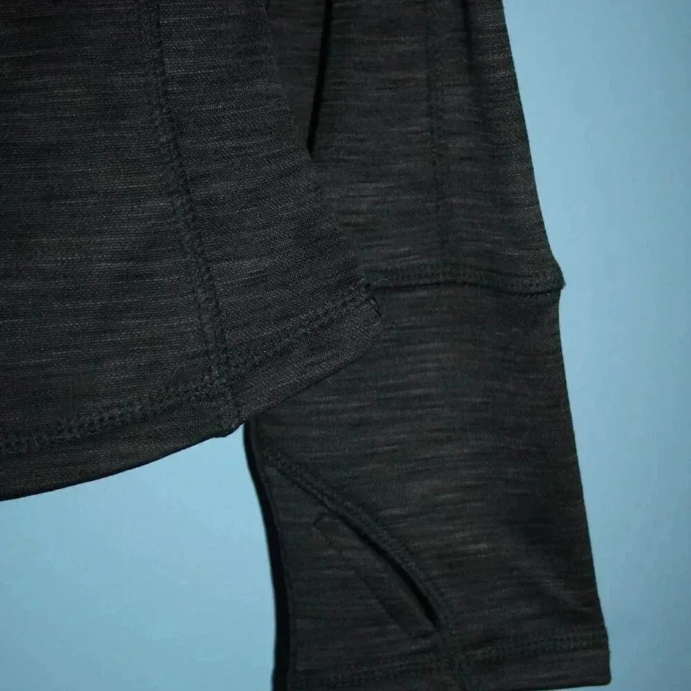 Umbro Sweatshirt Sized Medium Gray/Black Pullover Top - Picture 6 of 9